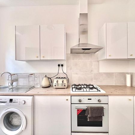 Bright Old Town City Centre Apartment Единбург Екстер'єр фото